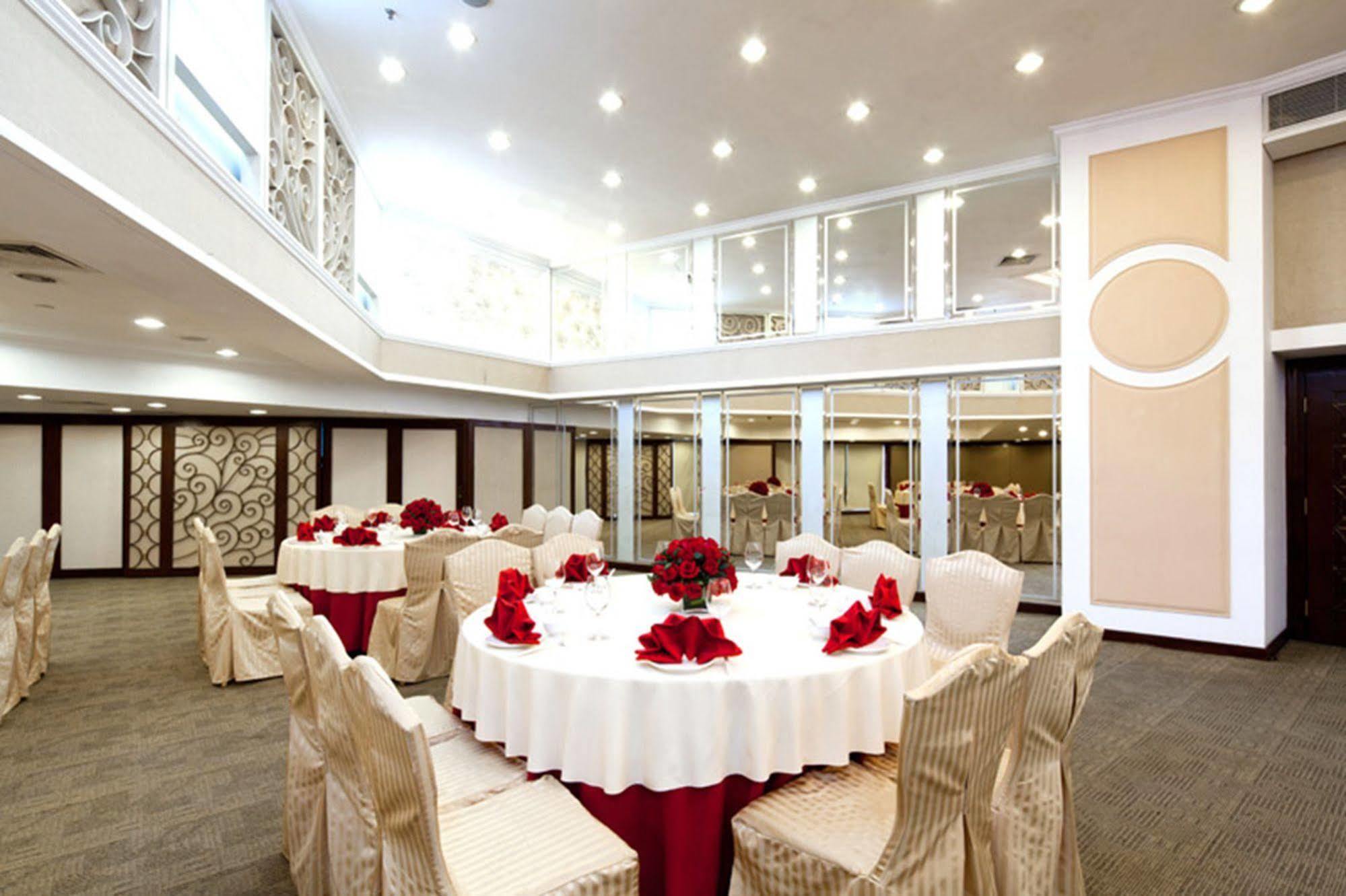 Rosedale Hotel & Suites Guangzhou - Free Shuttle Bus To Canton Fair Eksteriør billede